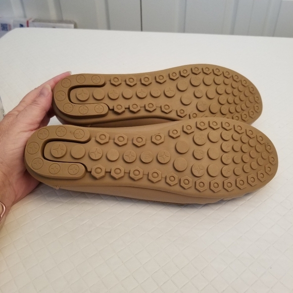 Womens Tan Driving Shoes Faux Leather Size 10 RN 87077 - Picture 5 of 6